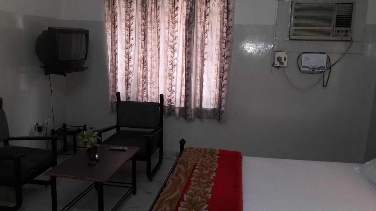 Hotel Urvashi Divisione di Jaipur Esterno foto